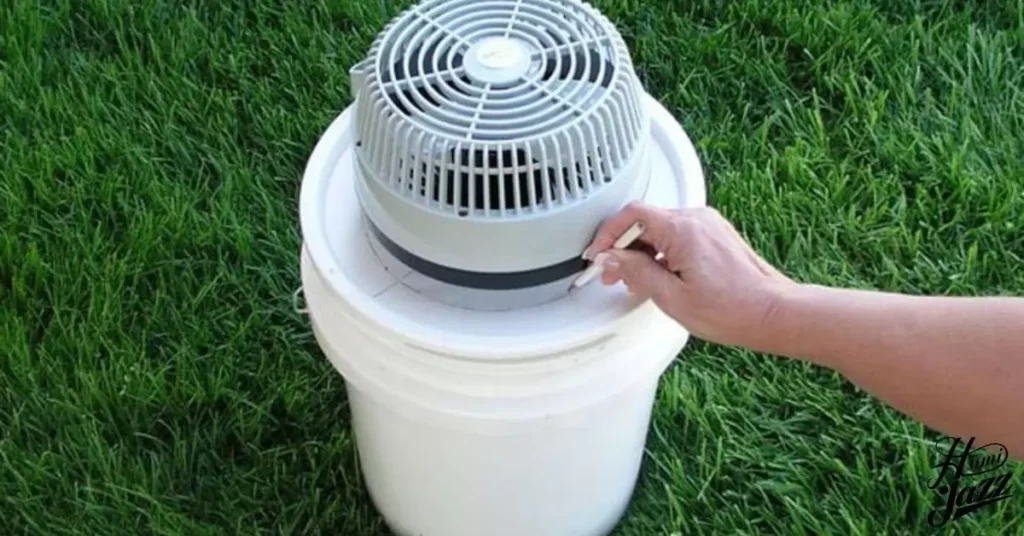 DIY bucket air conditioner without electricity