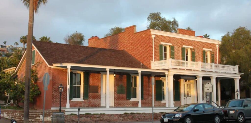 Visiting the Whaley House Museum: Tour Options Uncovered